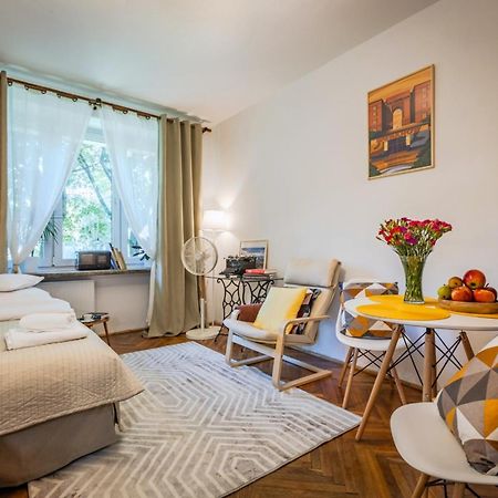 Na Muranowie - Mieszkanie Z Historia I In Muranow - A Flat With Warsaw History Zewnętrze zdjęcie