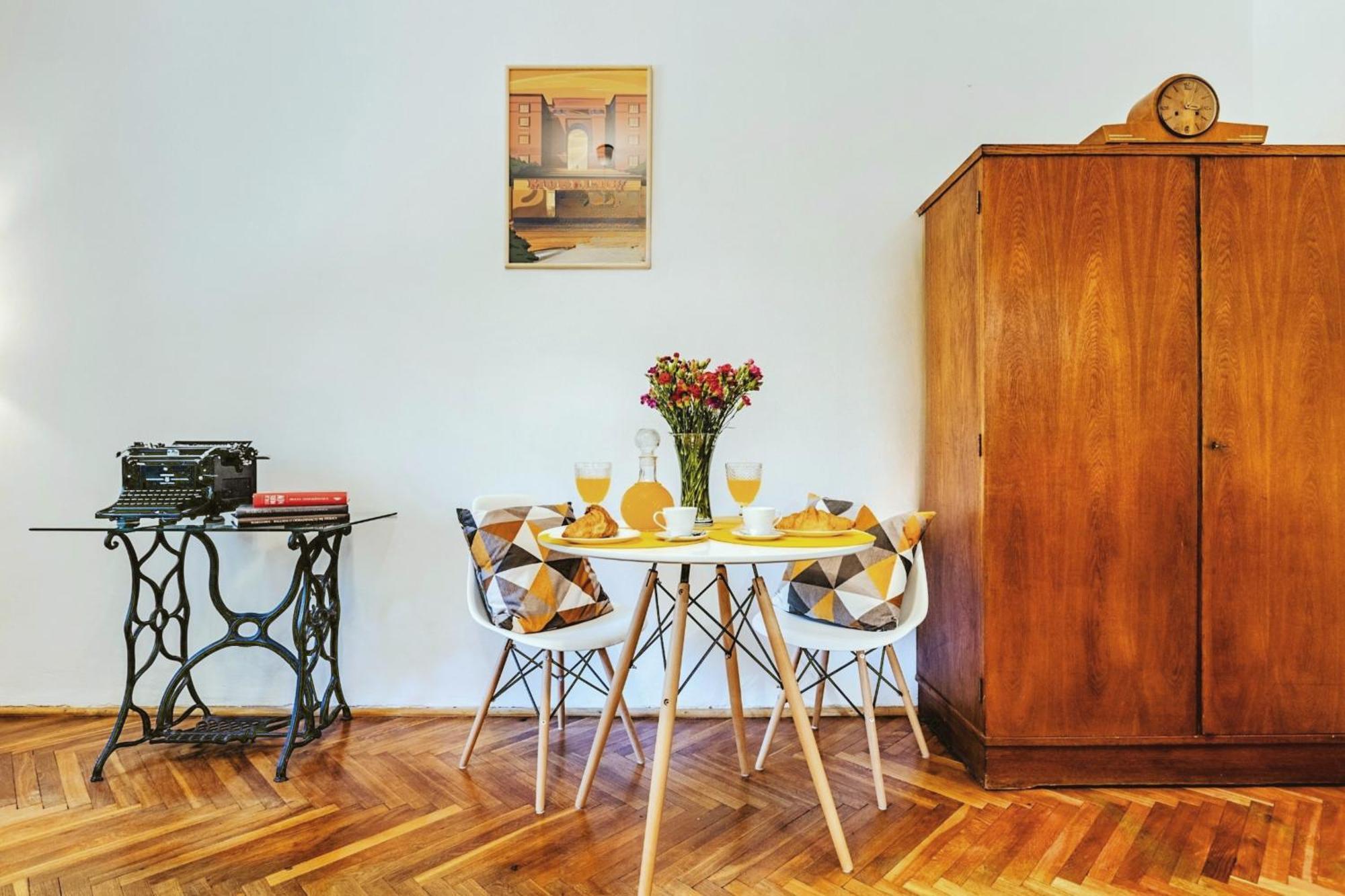 Na Muranowie - Mieszkanie Z Historia I In Muranow - A Flat With Warsaw History Zewnętrze zdjęcie