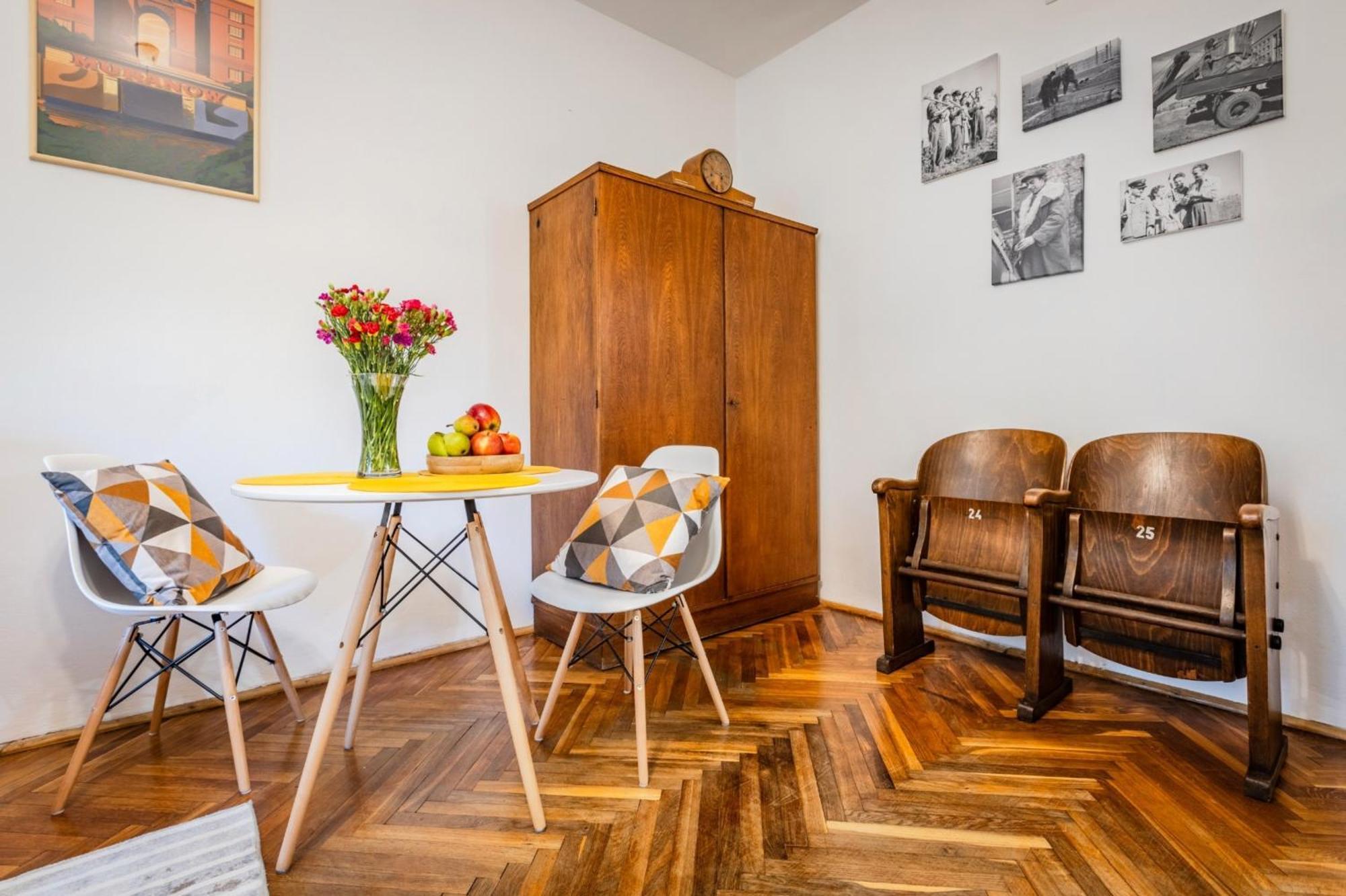 Na Muranowie - Mieszkanie Z Historia I In Muranow - A Flat With Warsaw History Zewnętrze zdjęcie